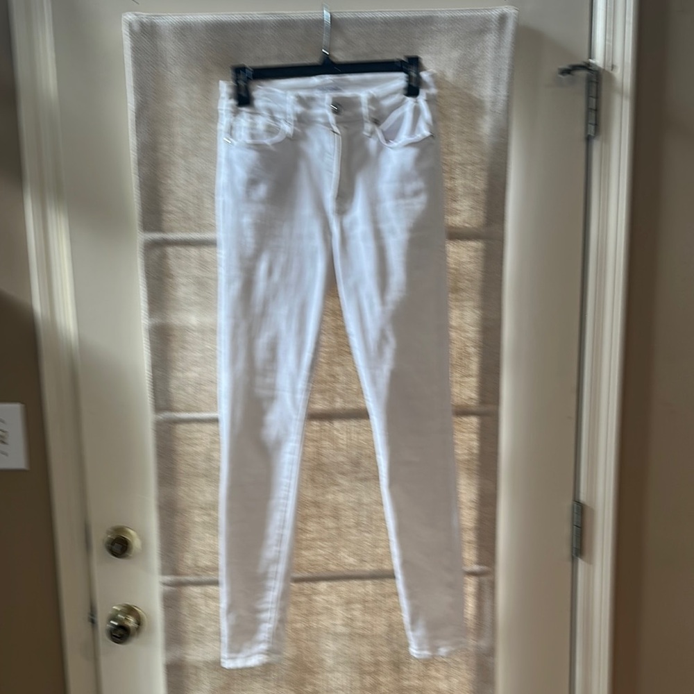 Good American White Skinny Jeans with Streamlined Silhouette